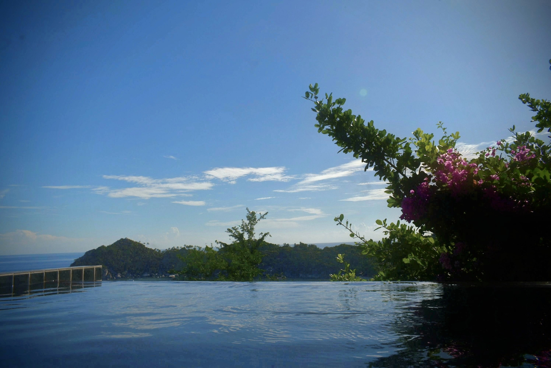 Infinity plunge pool overlooking the sea at The Sailfish House